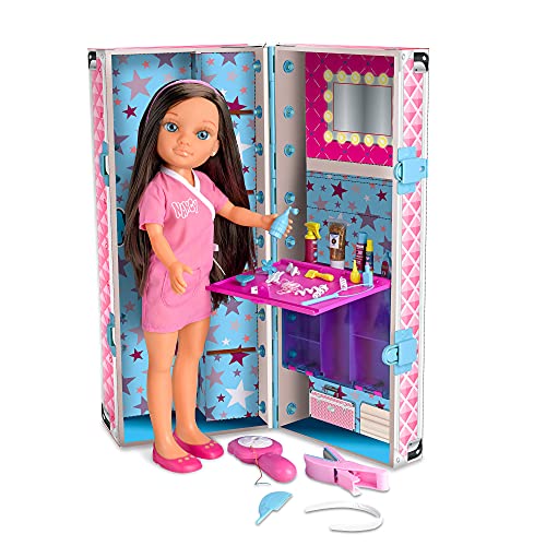 Nancy - Mi maletín de peinados, muñeca con el pelo largo morena, set de peluquería con una plancha de juguete y purpurina para hacer mechas en el pelo, niña y niño 4 años, FAMOSA (700014265)
