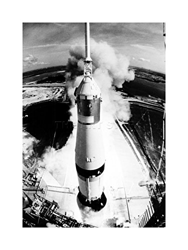Wee Blue Coo Space Rocket Launch Saturn V Apollo 11 View Impresión del Arte 12 x 16 Pulgadas